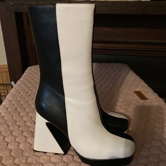 Lamoda Headturner Platform Boots - Picture 3 of 5